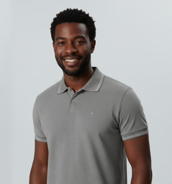 Camiseta Masculina Polo Meia Malha Retilínea Listrada e Bordado