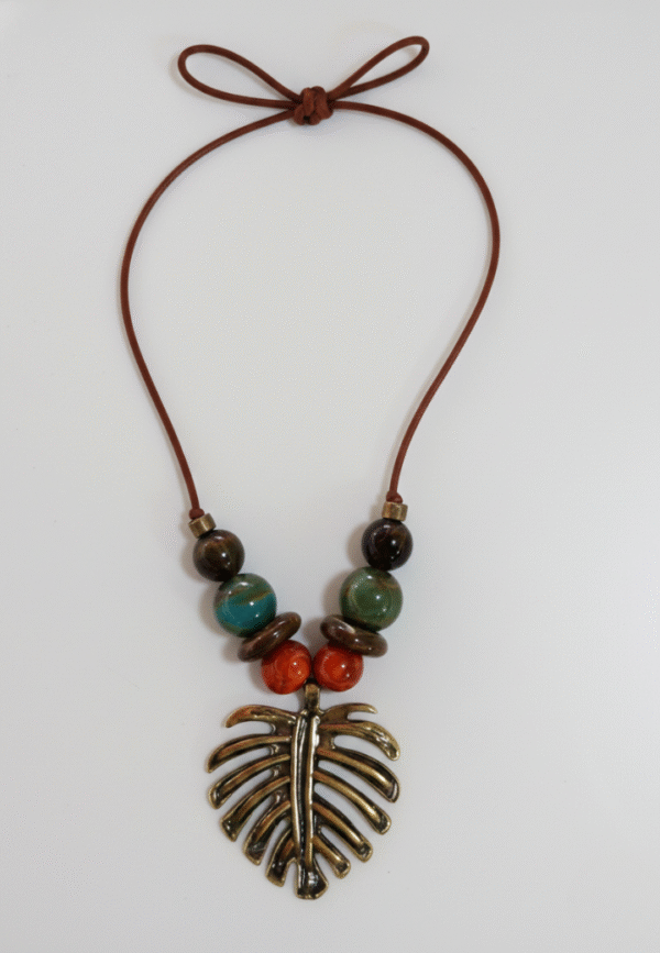 Colar Feminino de Folhagem Dourado