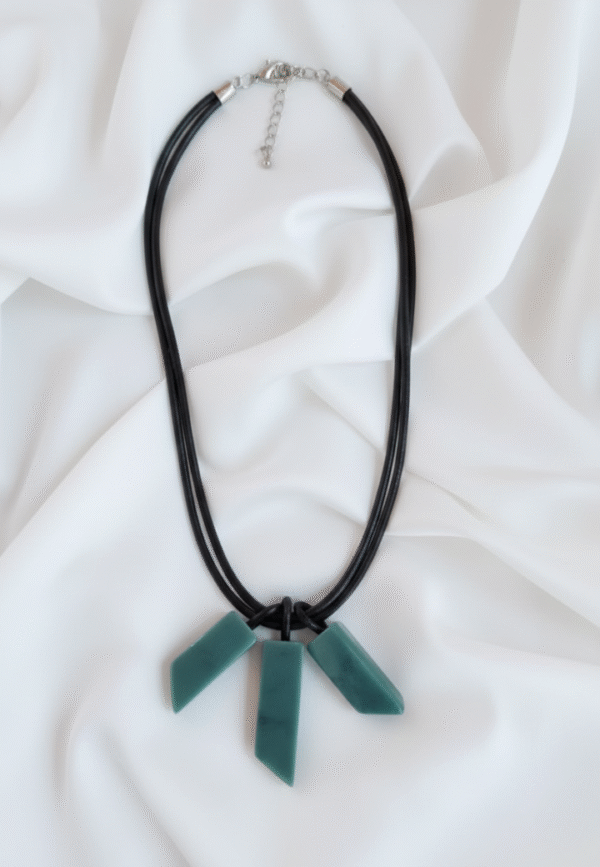 Colar Pedra Geométrica Verde-Azulado