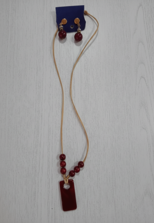 Conjunto de Colar e Brinco Feminino Elegante